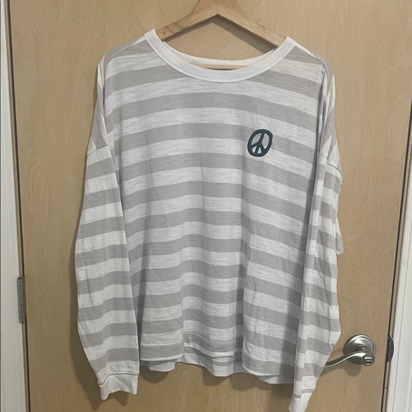 Old Navy Tops - Old Navy Striped Crewneck Long Sleeve Easy Tee XL ☮️